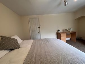 Bedroom- click for photo gallery